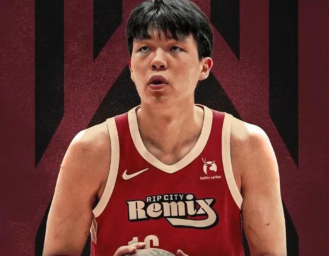 斯普利特力挺杨瀚森三分潜力，期待其提升命中