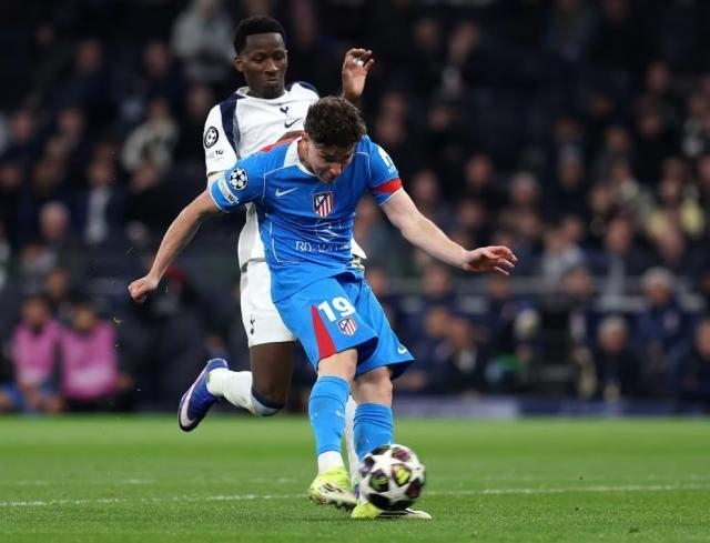 热刺主场3-2马竞总比分5-7晋级八强 西蒙斯点球助