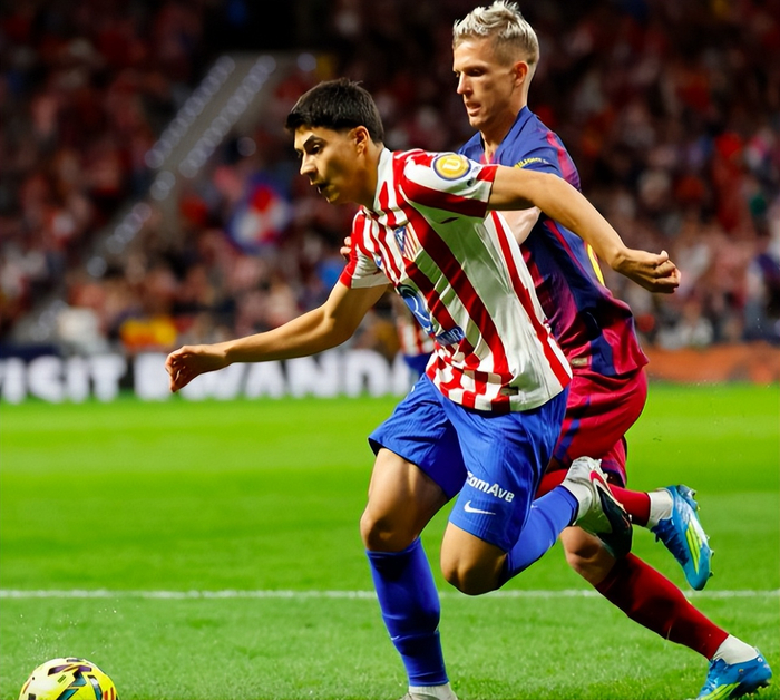 巴萨客场2-1逆转马竞莱万绝杀 欧冠对决在即