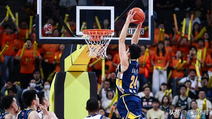 杜锋雪藏崔永熙为季后赛布局，广东男篮战术深