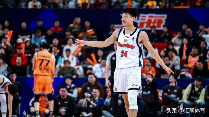 杜锋雪藏崔永熙为季后赛布局，广东男篮战术深