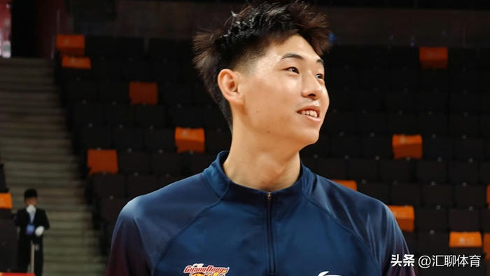杜锋雪藏崔永熙为季后赛布局，广东男篮战术深